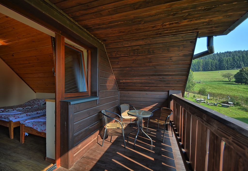 Dom Na Skale Rabe Pokój z balkonem widok Rabe 1024x707 - Dom Na Skale Rabe